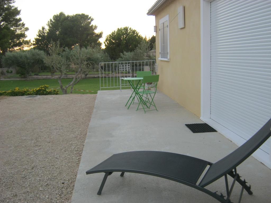 Вилла Le Jardin Des Tourterelles Robion en Luberon Экстерьер фото